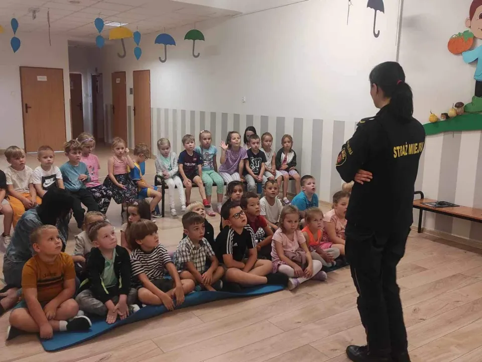 Spotkanie ze Strażą Miejską - Pszczółki — zdjęcie 9