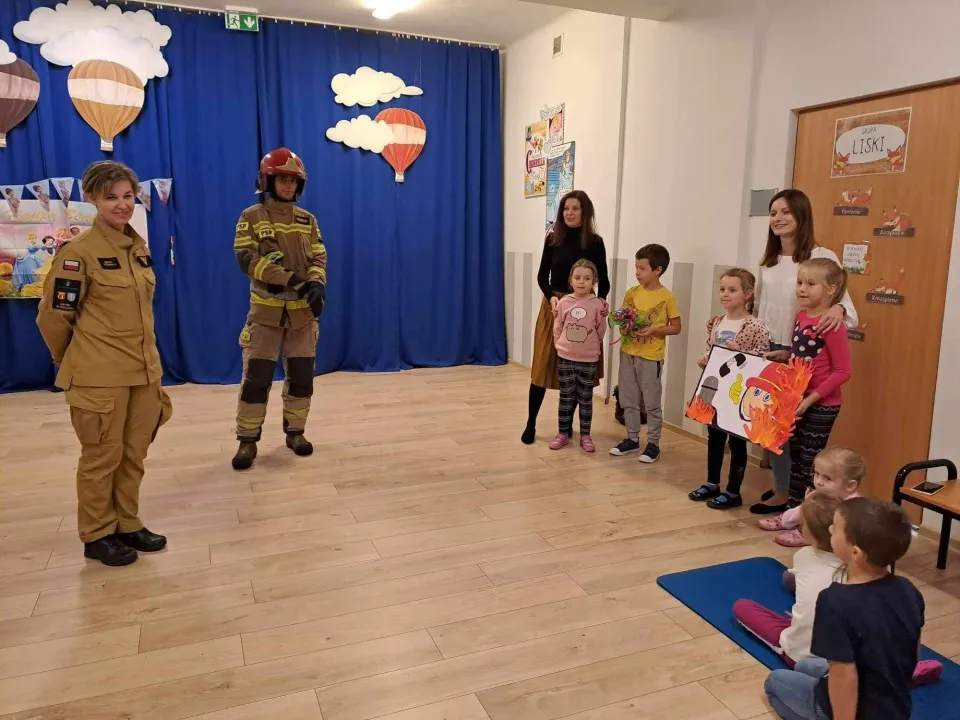Spotkanie z przedstawicielami Straży Pożarnej w Kielcach - Pszczółki — zdjęcie 1
