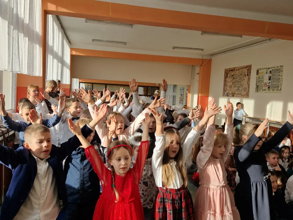 Jasełka i kolędowanie kl. 1-3 — zdjęcie 3