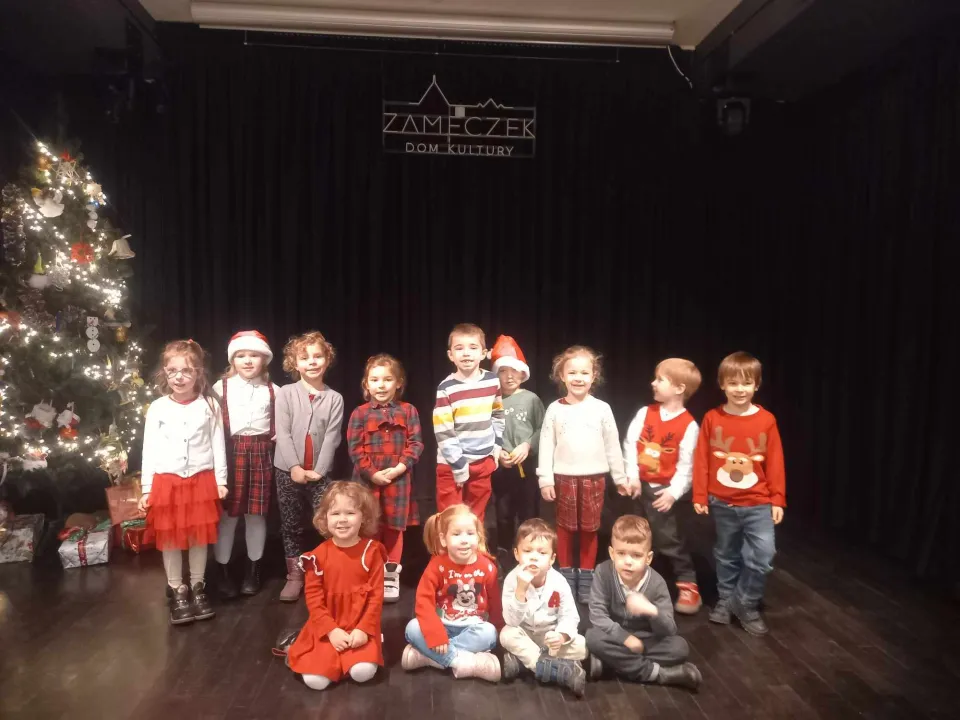 Warsztaty tworzenia bombek w Domu Kultury Zameczek — zdjęcie 2