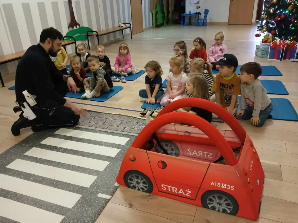 Wizyta funkcjonariusza policji — zdjęcie 7