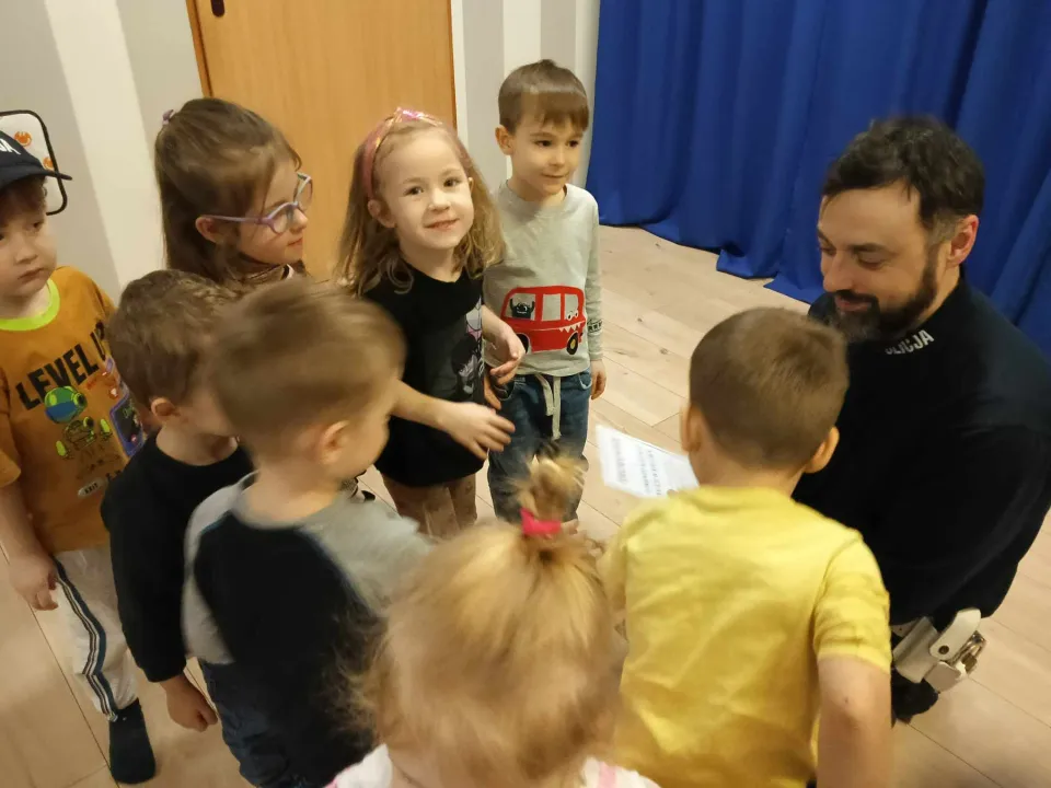 Wizyta funkcjonariusza policji — zdjęcie 9