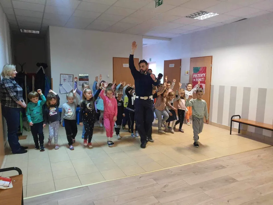 Spotkanie z funkcjonariuszem Miejskiej Komendy Policji w Kielcach. — zdjęcie 4