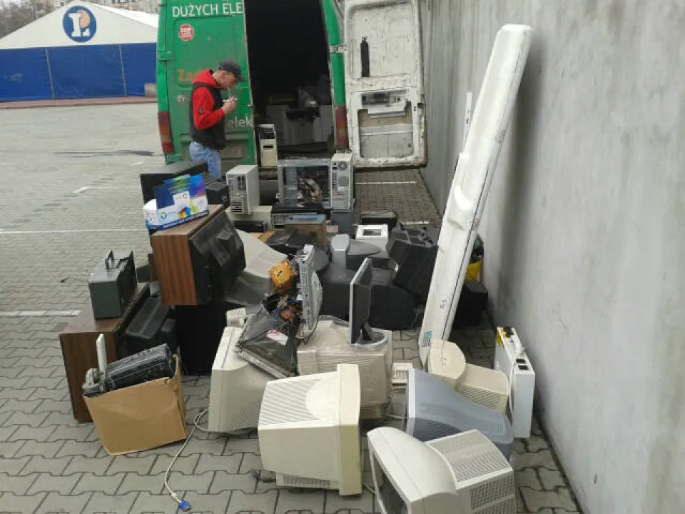 Pierwszy raport z akcji: „Moje miasto bez elektrośmieci”. — zdjęcie 12