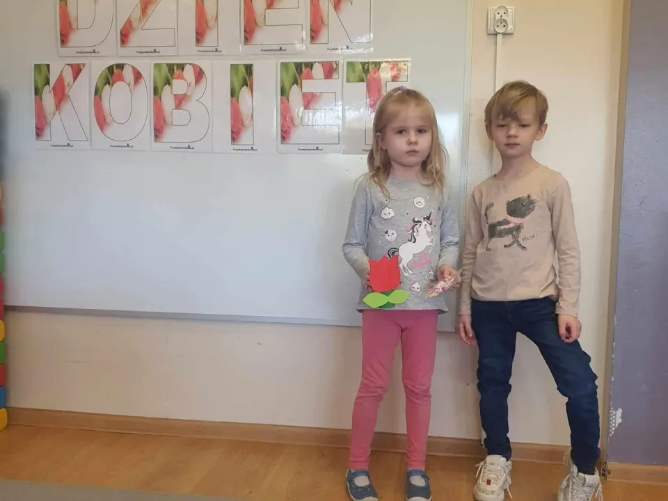 Dzień Kobiet w grupie Pszczółek — zdjęcie 15