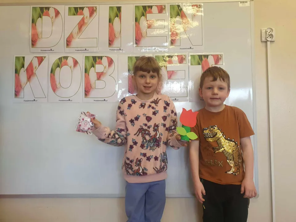Dzień Kobiet w grupie Pszczółek — zdjęcie 17