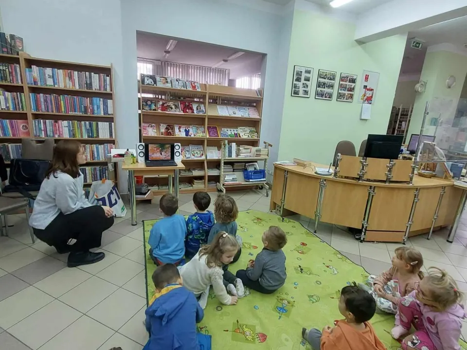 Wizyta  w Miejskiej Bibliotece Publicznej — zdjęcie 2