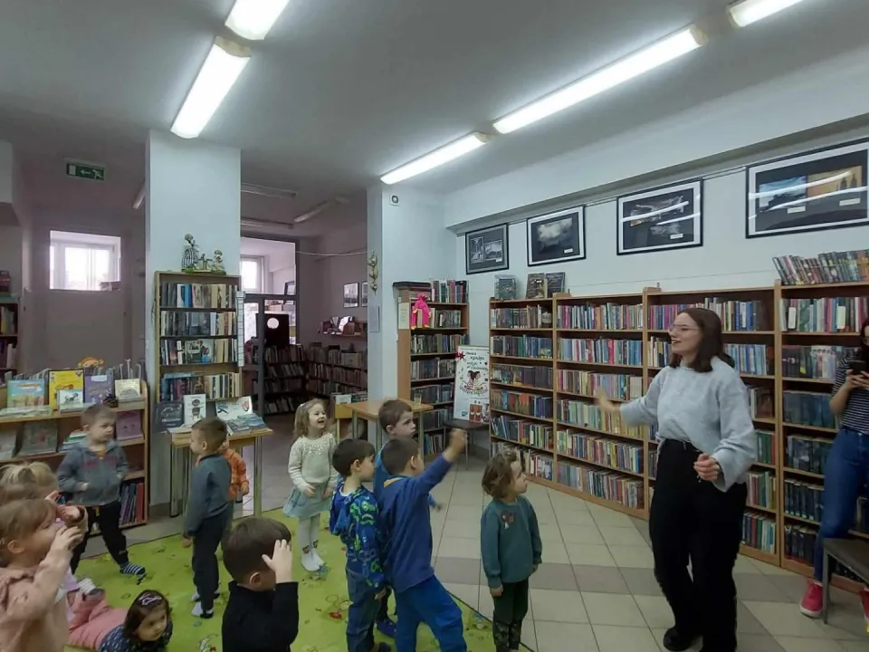 Wizyta  w Miejskiej Bibliotece Publicznej — zdjęcie 3