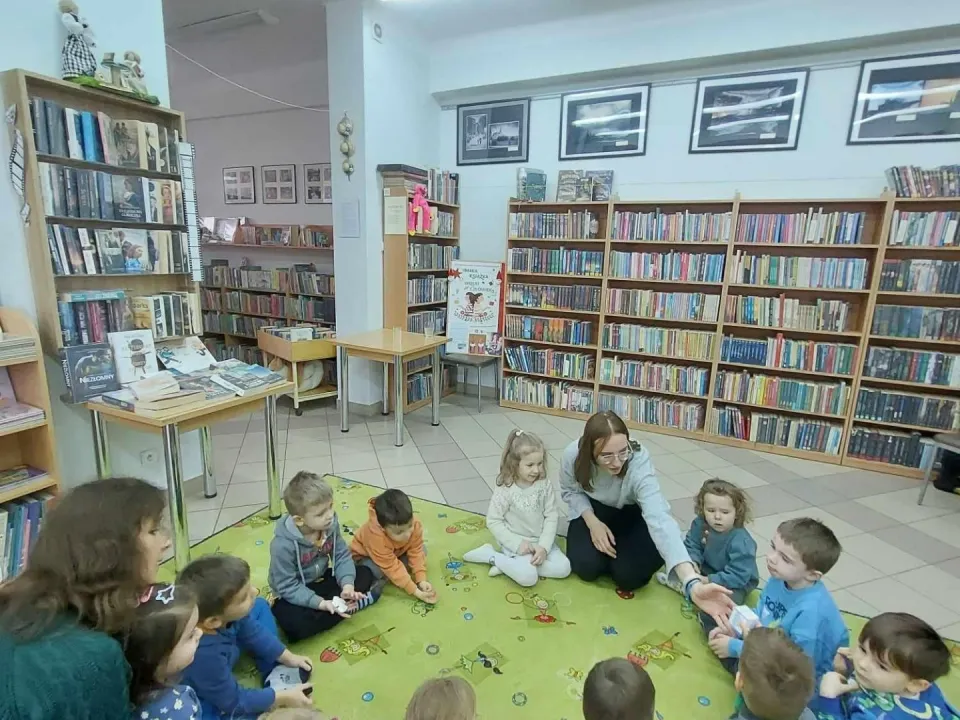 Wizyta  w Miejskiej Bibliotece Publicznej — zdjęcie 4