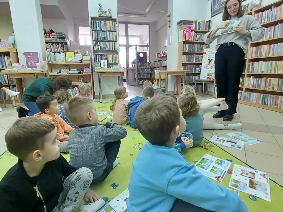 Wizyta  w Miejskiej Bibliotece Publicznej — zdjęcie 5