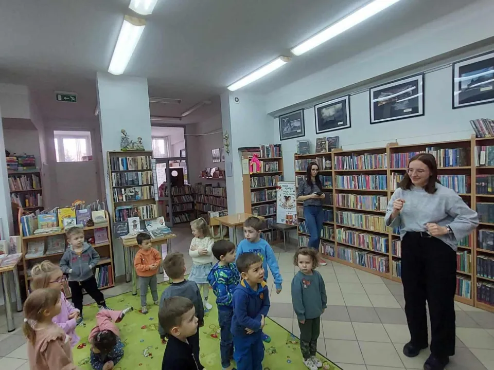 Wizyta  w Miejskiej Bibliotece Publicznej — zdjęcie 8