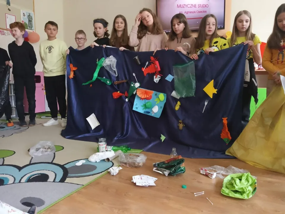 Zielony Patrol uczy,  jak prawidłowo segregować odpady — zdjęcie 17