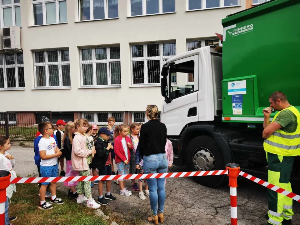 Uwaga śmieciarka!!! — zdjęcie 8