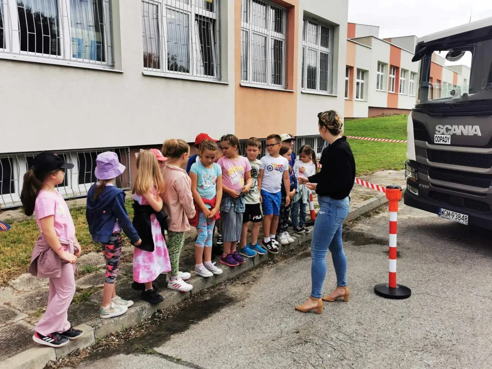 Uwaga śmieciarka!!! — zdjęcie 11