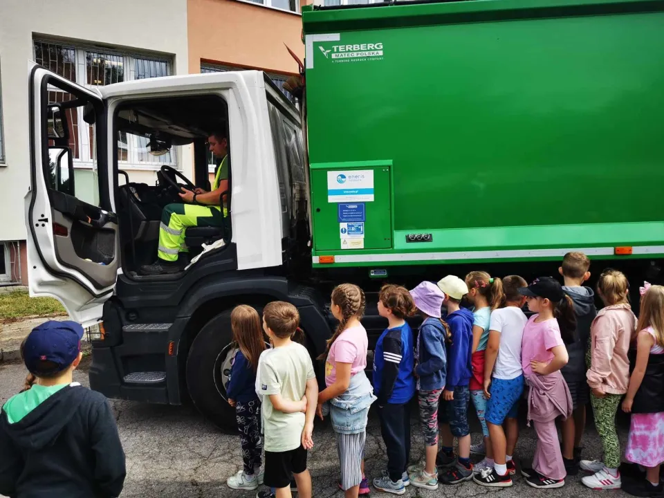 Uwaga śmieciarka!!! — zdjęcie 12
