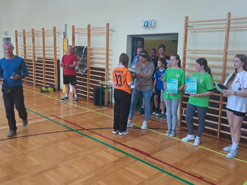Sukcesy szkolnych tenisistek — zdjęcie 1