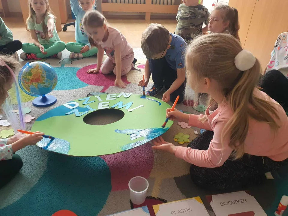 Dzień Ziemi w grupie Pszczółek — zdjęcie 4