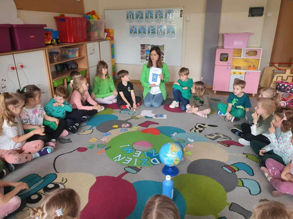 Dzień Ziemi w grupie Pszczółek — zdjęcie 8
