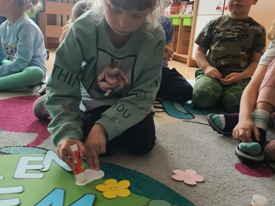 Dzień Ziemi w grupie Pszczółek — zdjęcie 10