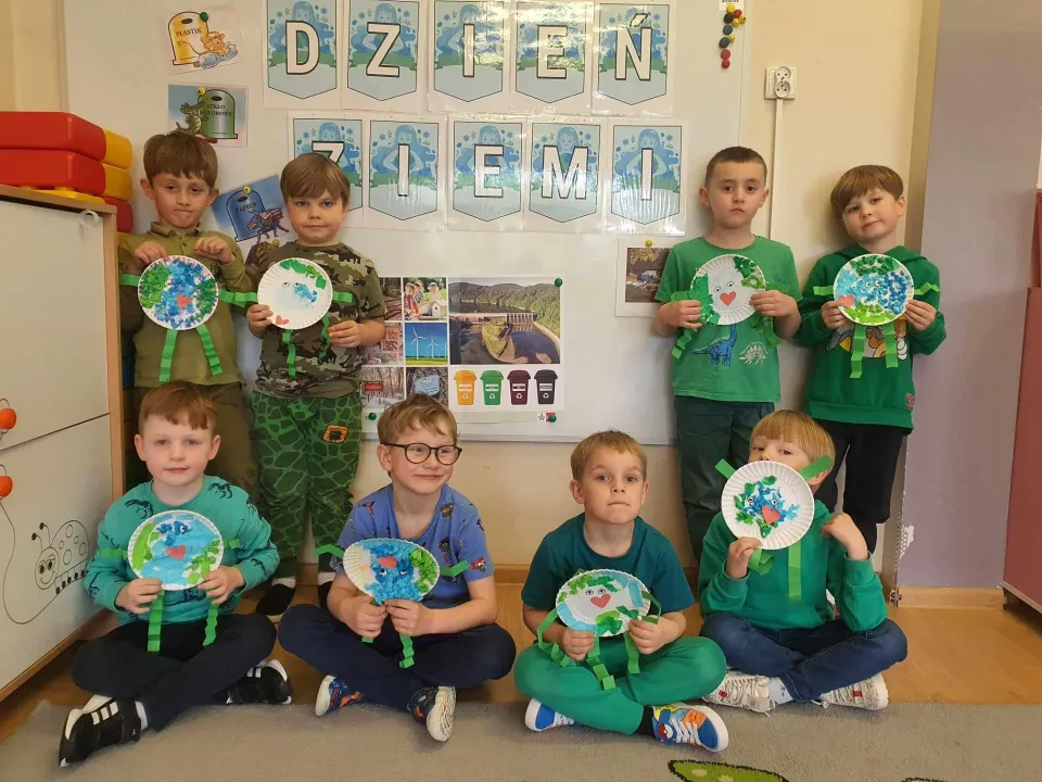Dzień Ziemi w grupie Pszczółek — zdjęcie 14