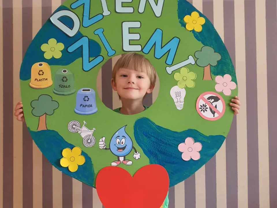 Dzień Ziemi w grupie Pszczółek — zdjęcie 17