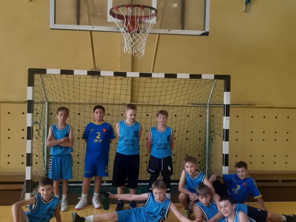 I miejsce w Mistrzostwach Kielc w Koszykówce Chłopców klas V — zdjęcie 3