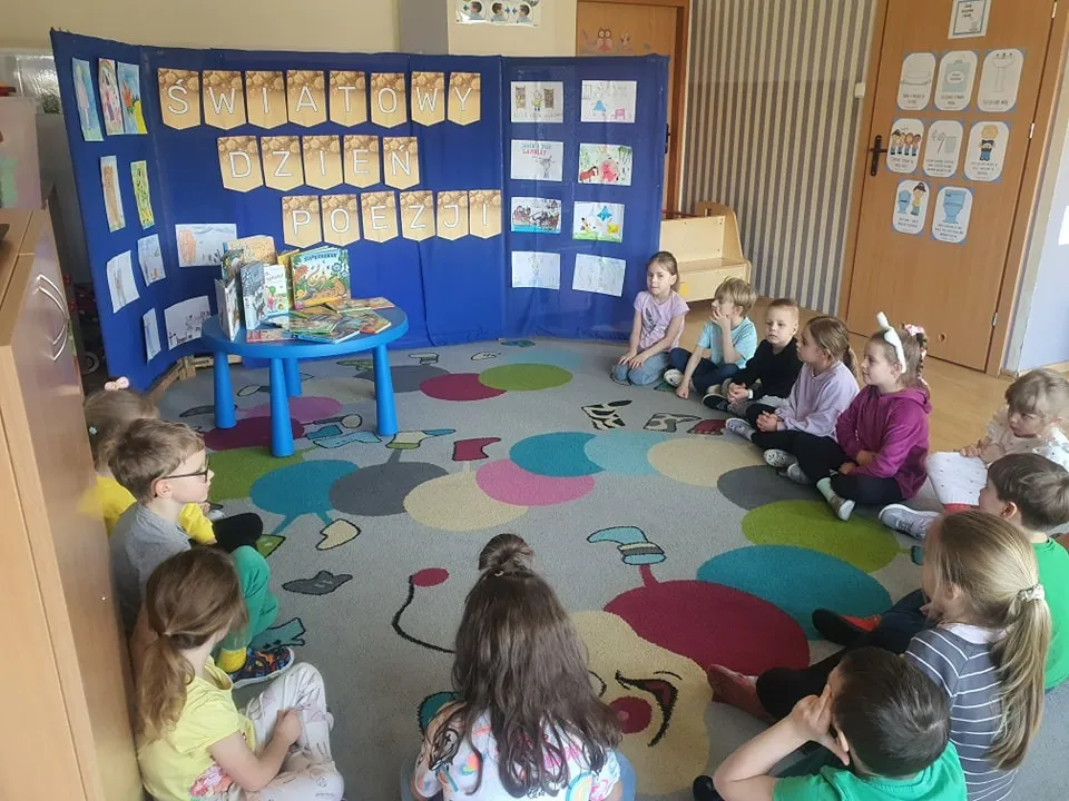 Wystawa prac dzieci "Obrazek z mojej ulubionej książki" — zdjęcie 9