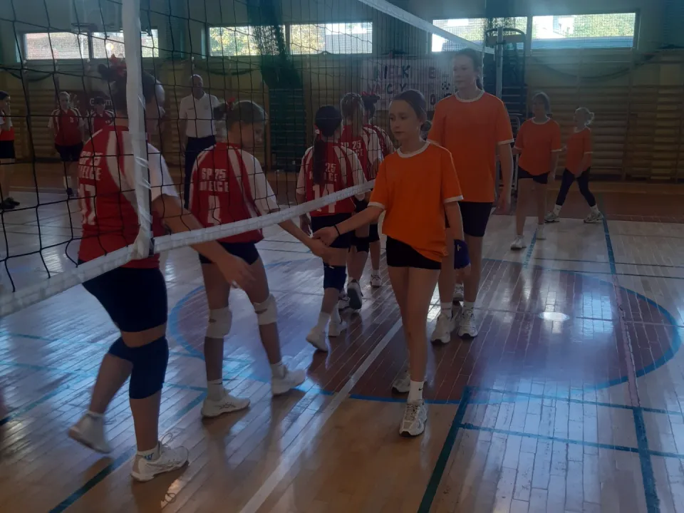 Mini Siatkówka Dziewcząt  — zdjęcie 10