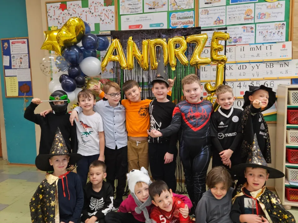 Andrzejki w kl. 1-4 — zdjęcie 11