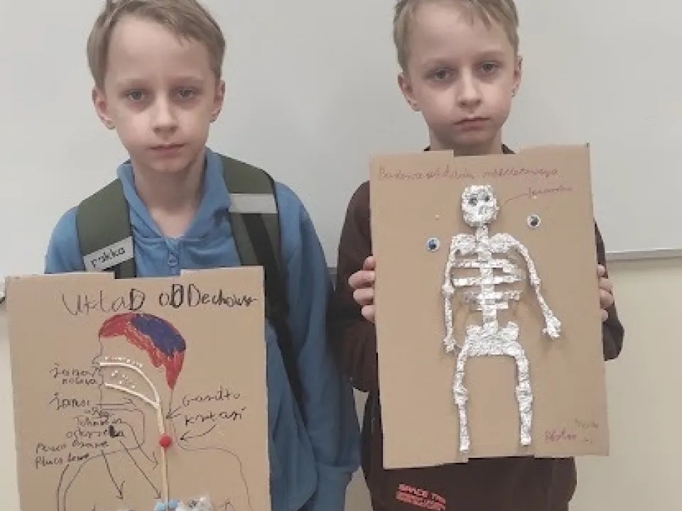 Kreatywni inżynierowie ciała z klas czwartych — zdjęcie 12