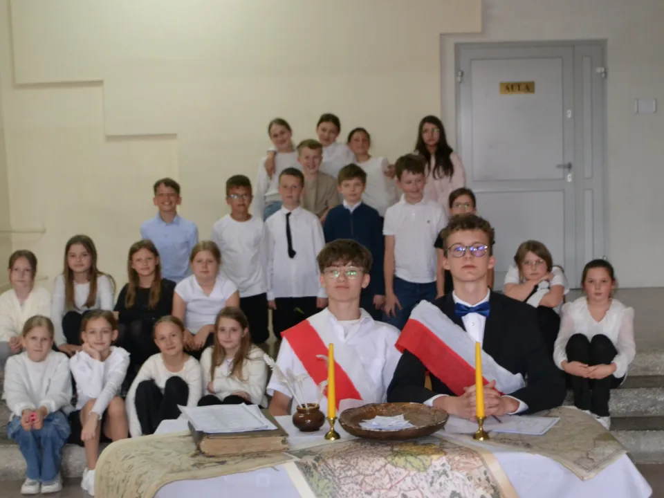 Majowe świętowanie kl. 4-8 — zdjęcie 29