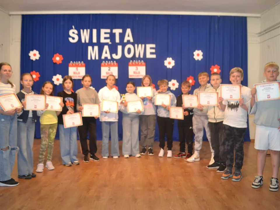 Majowe świętowanie kl. 4-8 — zdjęcie 79