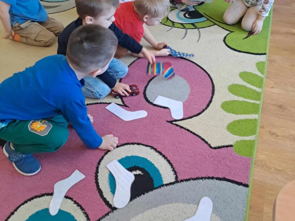 Światowy Dzień Zespołu Downa - Dzień kolorowej skarpetki u Lisków — zdjęcie 3