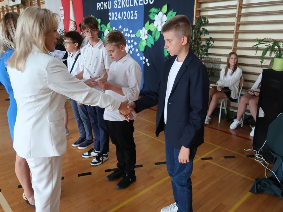 Uroczystość zakończenia roku szkolnego 2024/2025 — zdjęcie 7