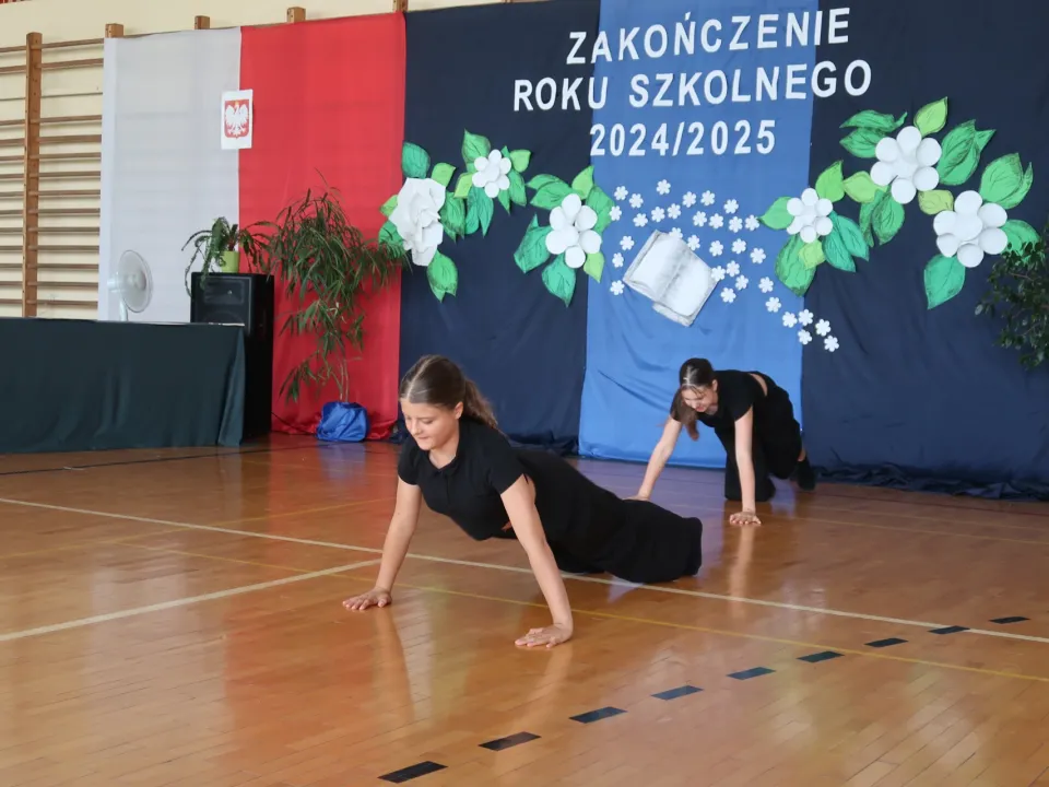 Uroczystość zakończenia roku szkolnego 2024/2025 — zdjęcie 14
