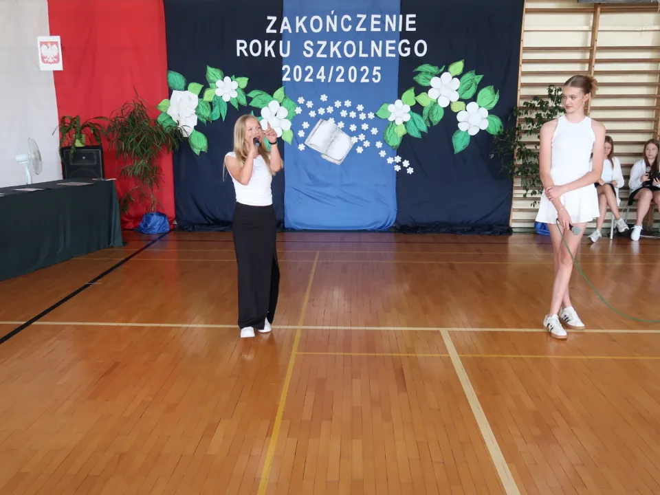 Uroczystość zakończenia roku szkolnego 2024/2025 — zdjęcie 16