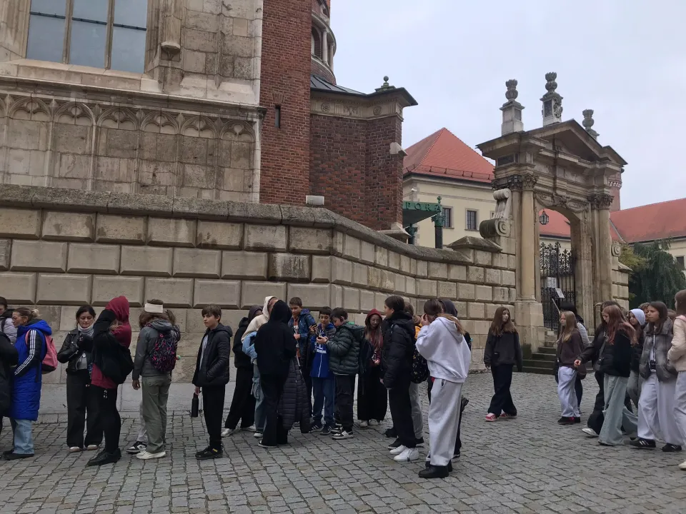 Śladami historii – wycieczka klas 6a i 6c na Wawel — zdjęcie 14
