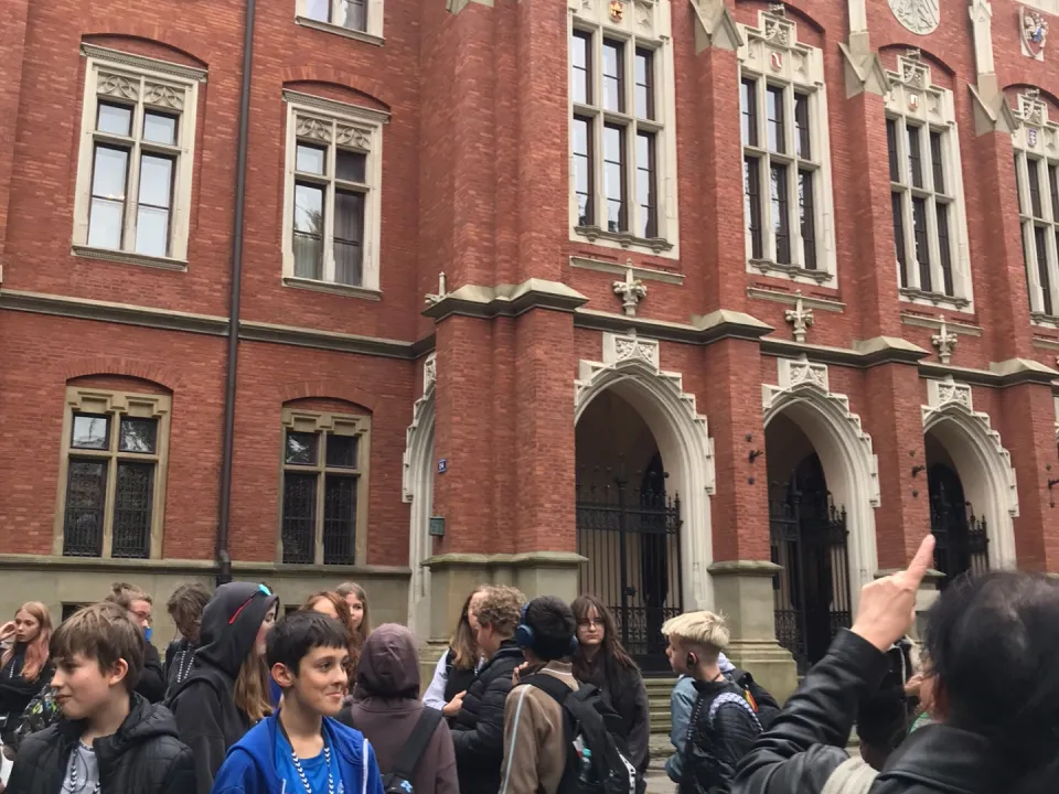 Śladami historii – wycieczka klas 6a i 6c na Wawel — zdjęcie 17