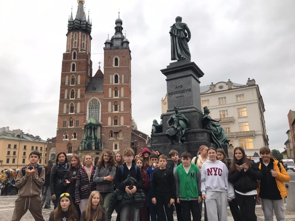 Śladami historii – wycieczka klas 6a i 6c na Wawel — zdjęcie 22