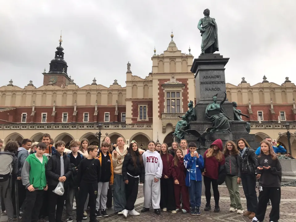 Śladami historii – wycieczka klas 6a i 6c na Wawel — zdjęcie 23
