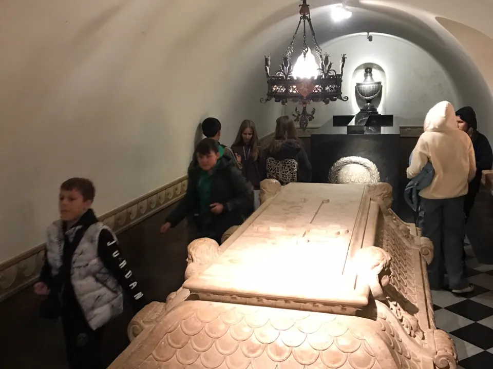 Śladami historii – wycieczka klas 6a i 6c na Wawel — zdjęcie 26