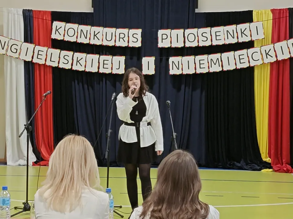 Międzyszkolny Konkur Piosenki w Języku Angielskim — zdjęcie 1