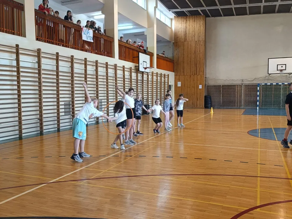 Sportowy Turniej Mikołajkowy — zdjęcie 4