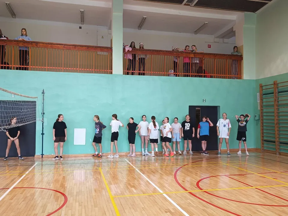Sportowy Turniej Mikołajkowy — zdjęcie 12