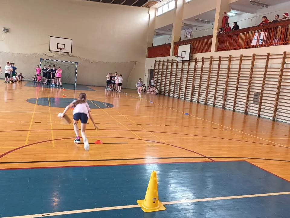 Sportowy Turniej Mikołajkowy — zdjęcie 16