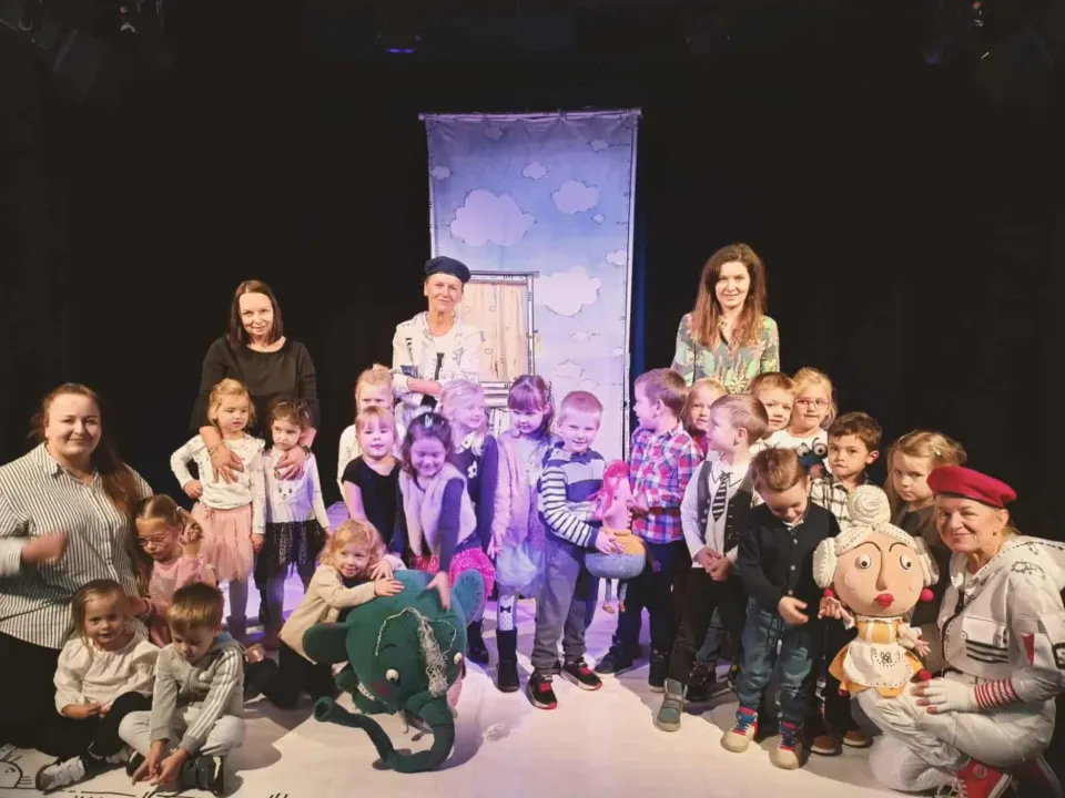 Wyjazd do Teatru Lalki i Aktora ,,Kubuś na przedstawienie ,,Brzuchatek — zdjęcie 8