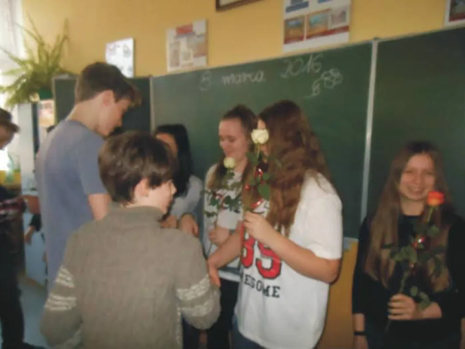 Dzień Kobiet w kl. 1a i 1b — zdjęcie 2