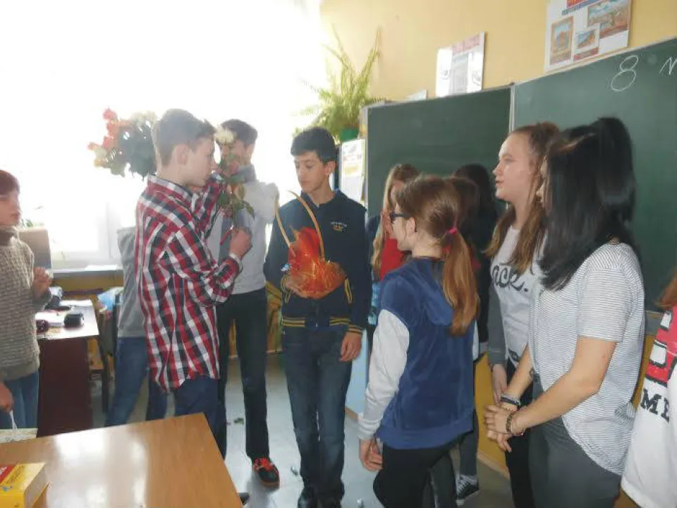 Dzień Kobiet w kl. 1a i 1b — zdjęcie 4