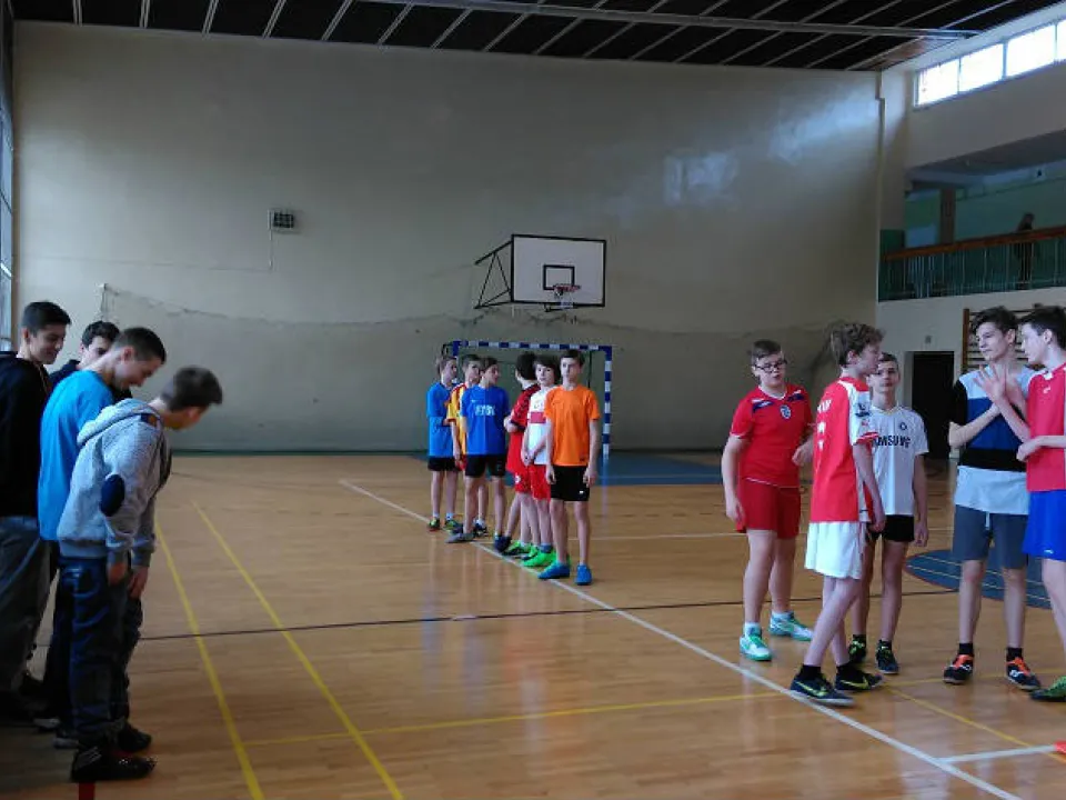 Turniej gier zespołowych w gimnazjum — zdjęcie 4