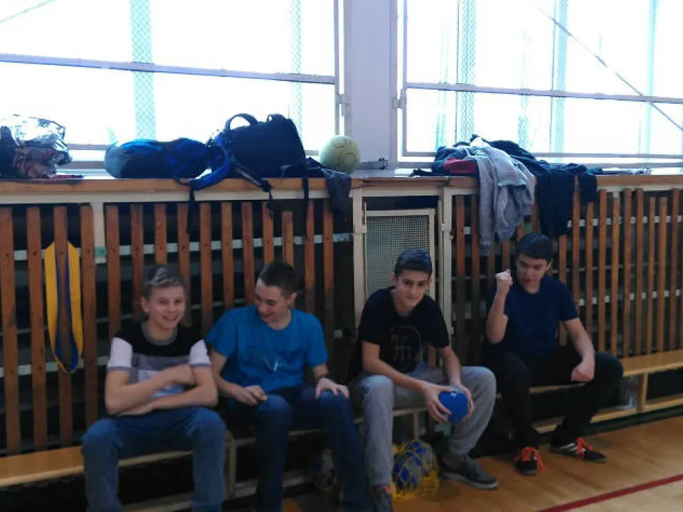 Turniej gier zespołowych w gimnazjum — zdjęcie 7